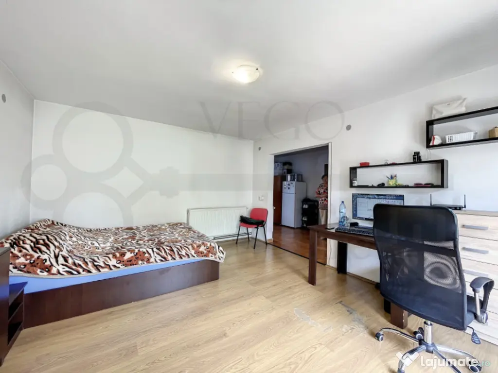 Apartament o cameră, 40 mp, balcon, aproape de Iulius Mall 