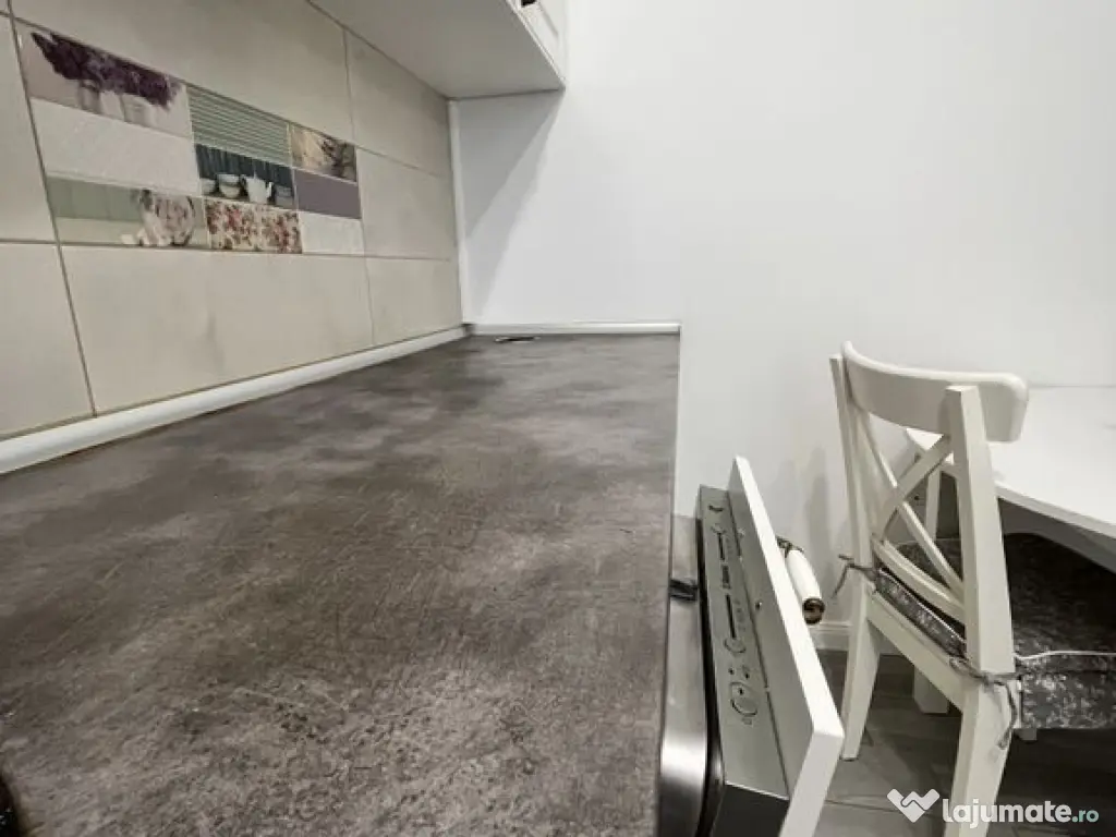 Studio bine compartimentat, parcare, complet mobilat, ren... 