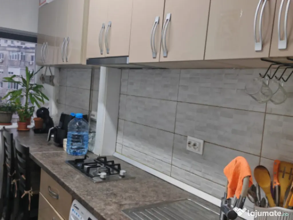 Garsonieră modernă, renovată complet, etaj 3 – zona Ine 