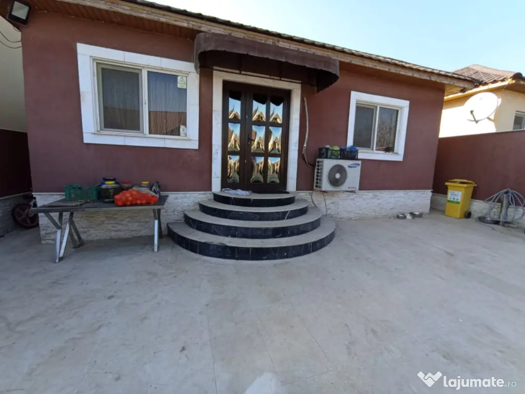 casa de vânzare în Navodari 