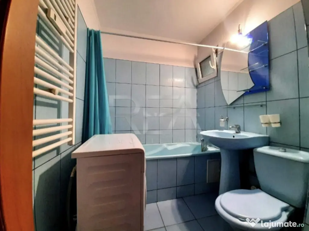 2 camere decomandat, et. 1/4, bloc tip P-Favorit 