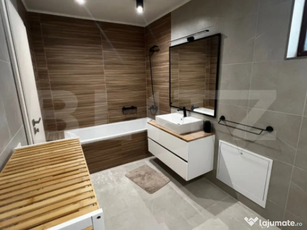 Casa cu 4 camere, 120 mp utili, 250 mp de teren, la liziera