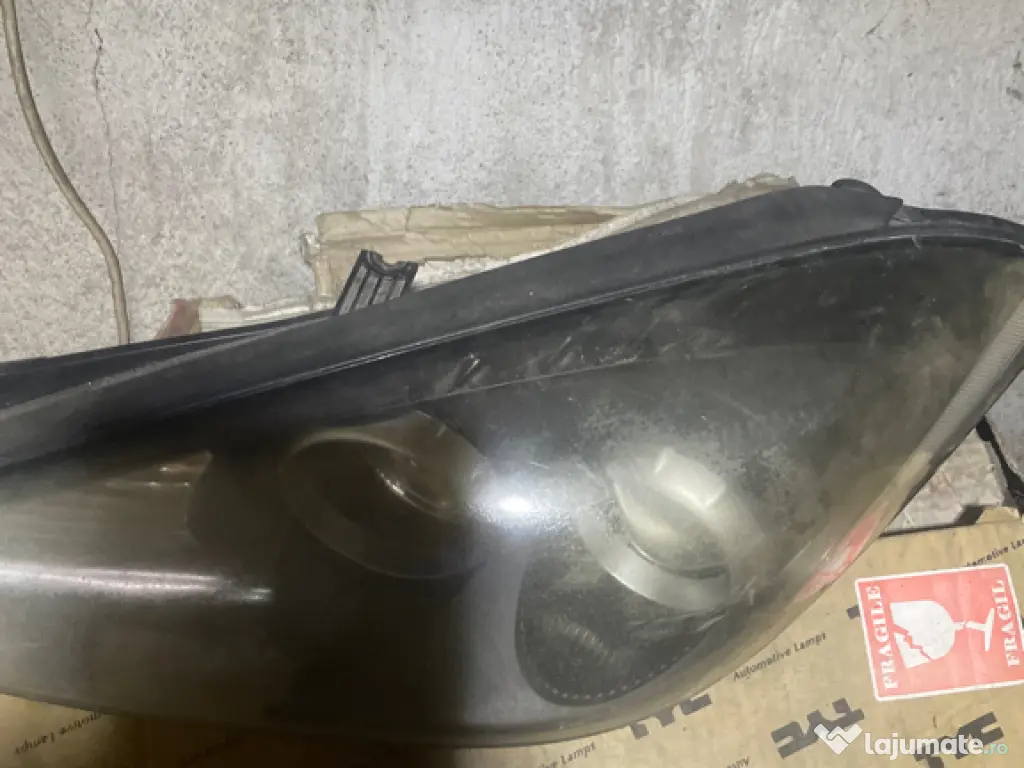 Far dreapta Hyundai coupe an 2008 