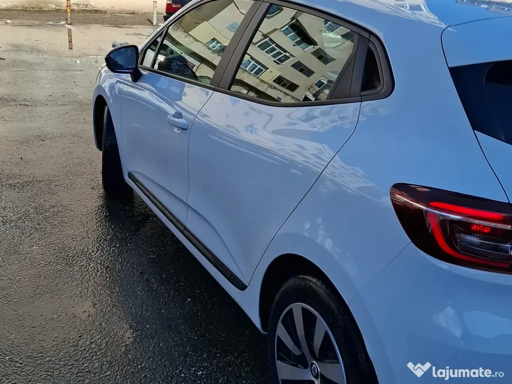vând Renault Clio din 2023, cu motor pe benzină  +GPL ECO G 100 