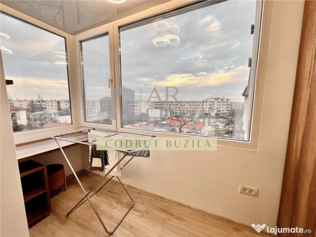 Apartament 3 camere, renovat, decomandat, Ploie#537;ti, Demo