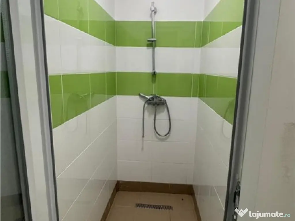 Spatiu multifunctional,locuri parcare in curte,gradina,facil