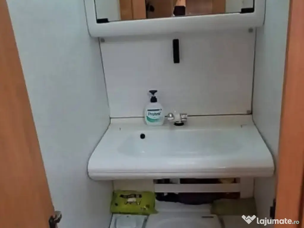 Vând o superbă Rulotă marca Hobby Excellent 400