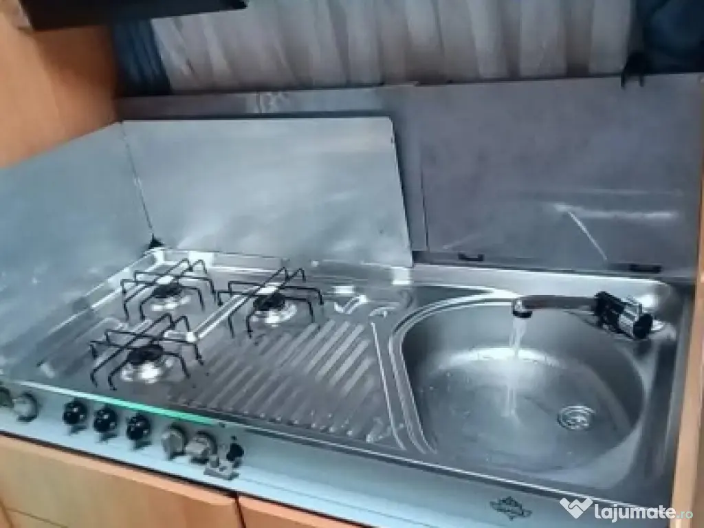 Vând o superbă Rulotă marca Hobby Excellent 400