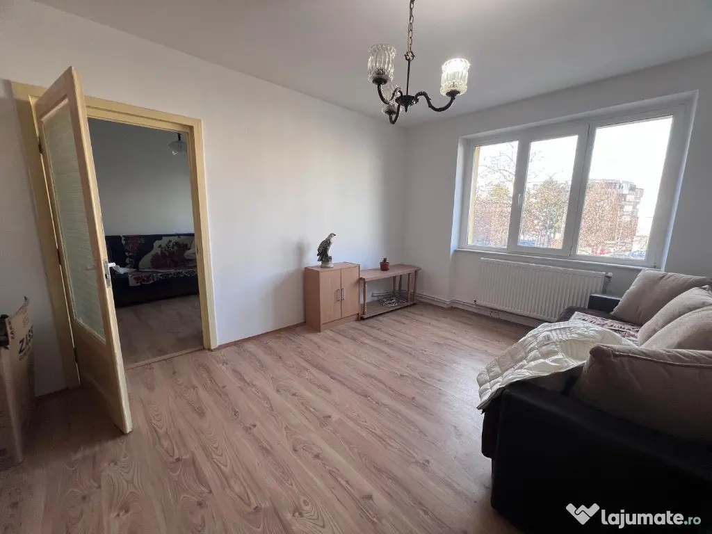 Apartament 2 camere, etaj 1, Simeria-zona Centrala 