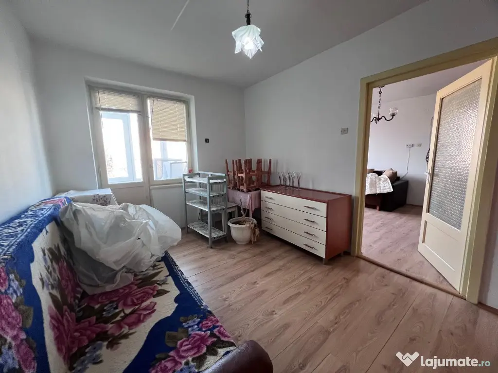 Apartament 2 camere, etaj 1, Simeria-zona Centrala 