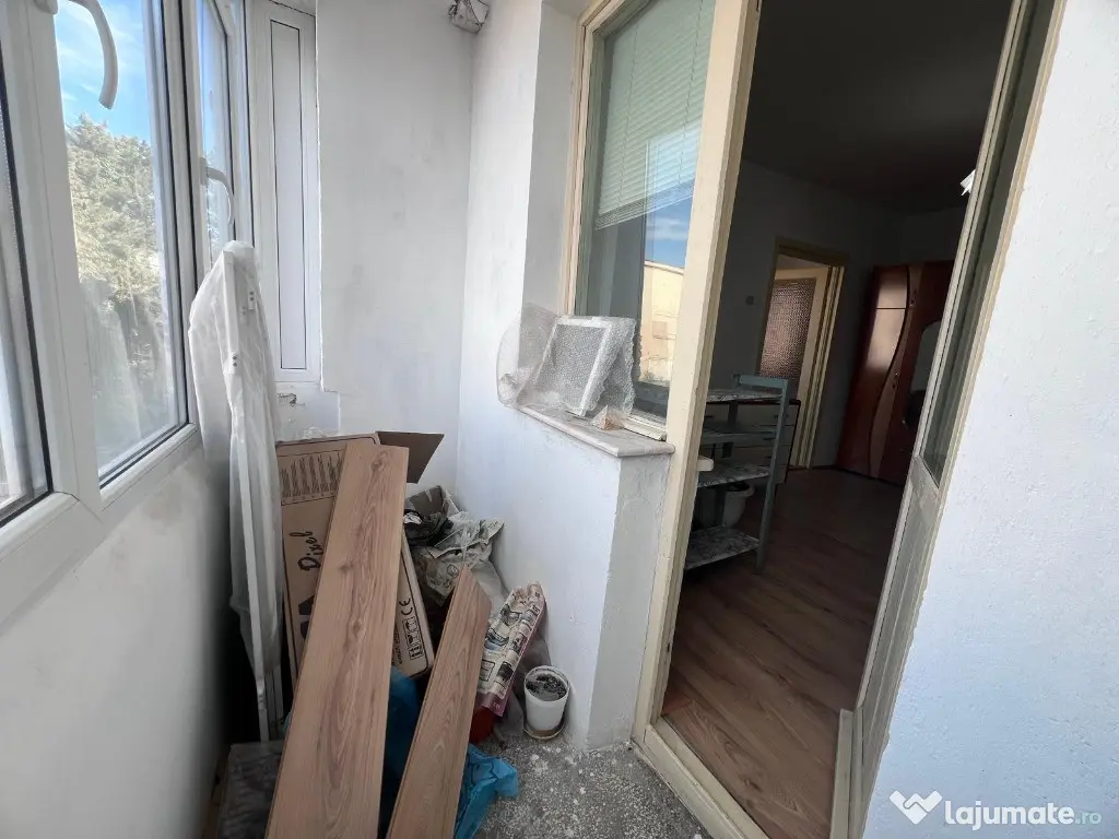 Apartament 2 camere, etaj 1, Simeria-zona Centrala 