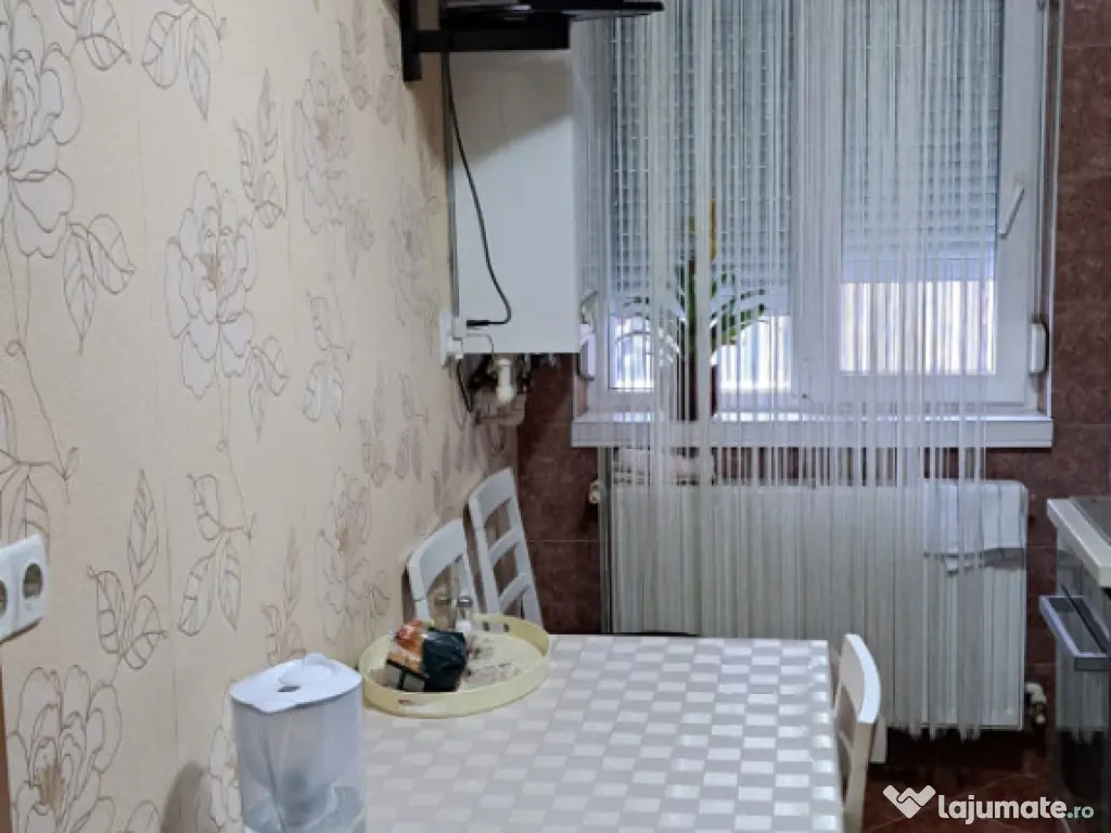 Apartament 3 camere, suprafata totala 81mp, zona Strada Gari