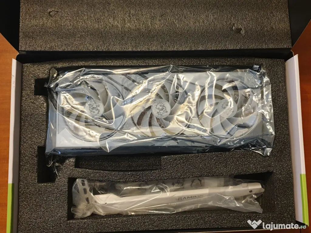 Nvidia GeForce 4070 Super - MSI GamingX Slim White - 12GB GDDR6X 