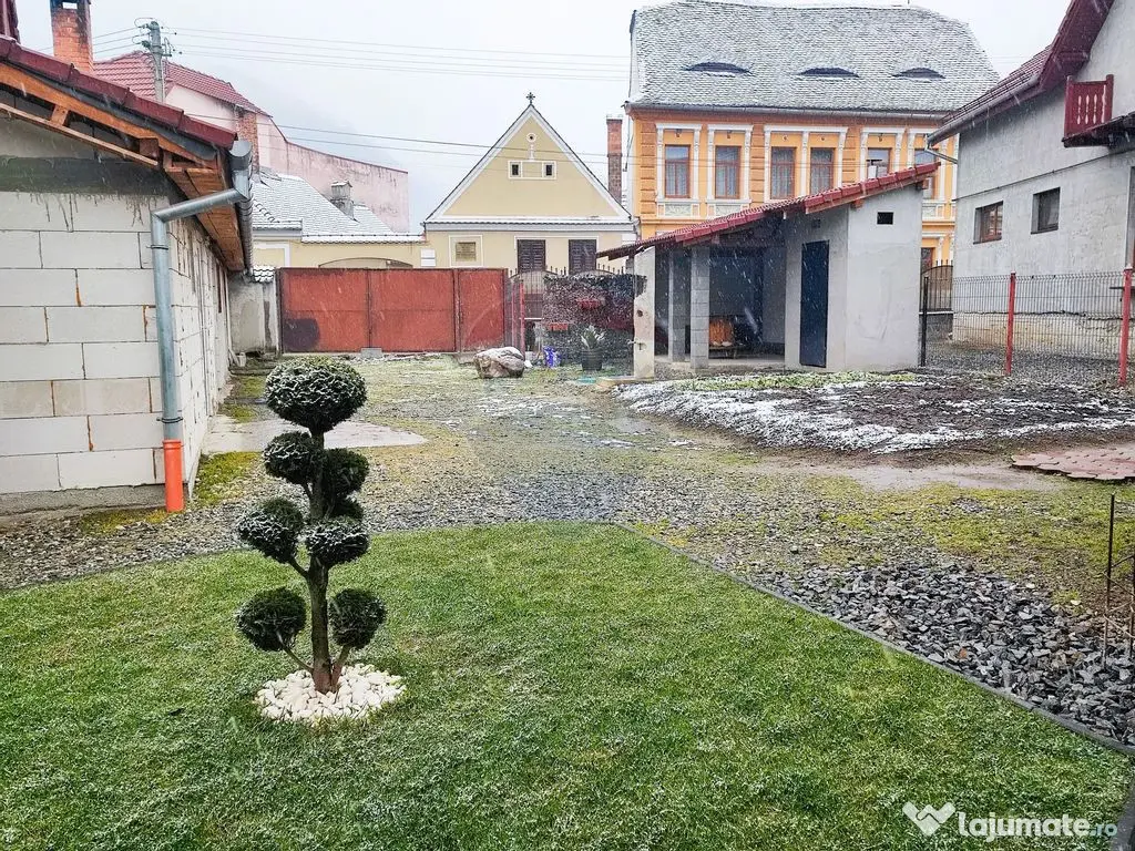 Casă / Vilă cu 3 camere de vânzare în zona Sud 