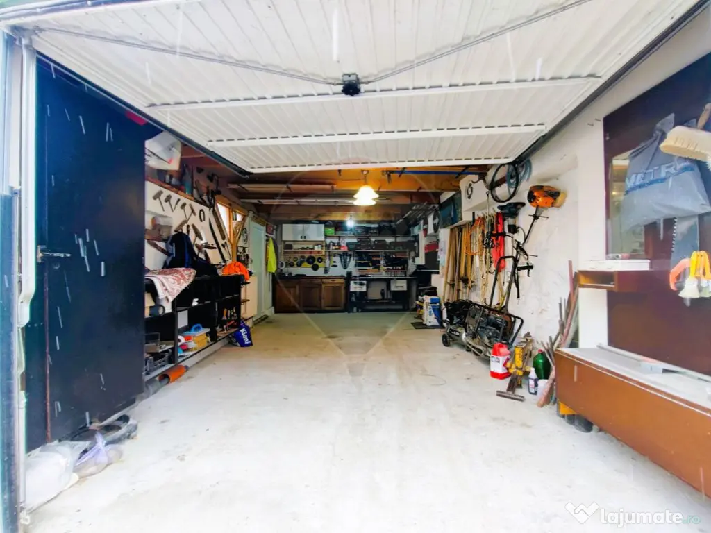 Casă / Vilă cu 3 camere de vânzare în zona Sud 