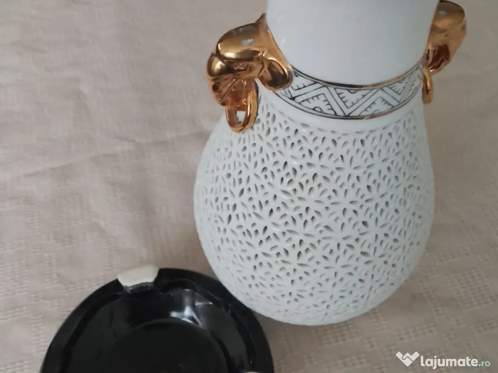 Set Porțelan Vintage: Vază Traforată (25 cm) 