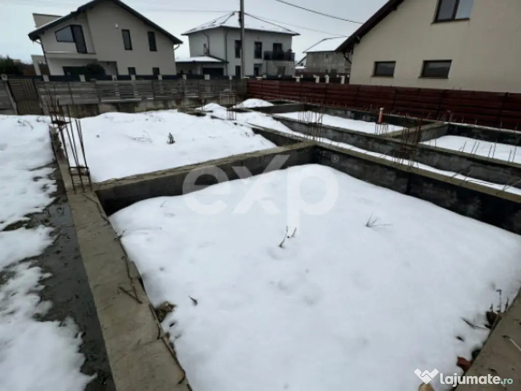 Teren 445 cu fundatie de casa mare + o Casuta locuibila mode 