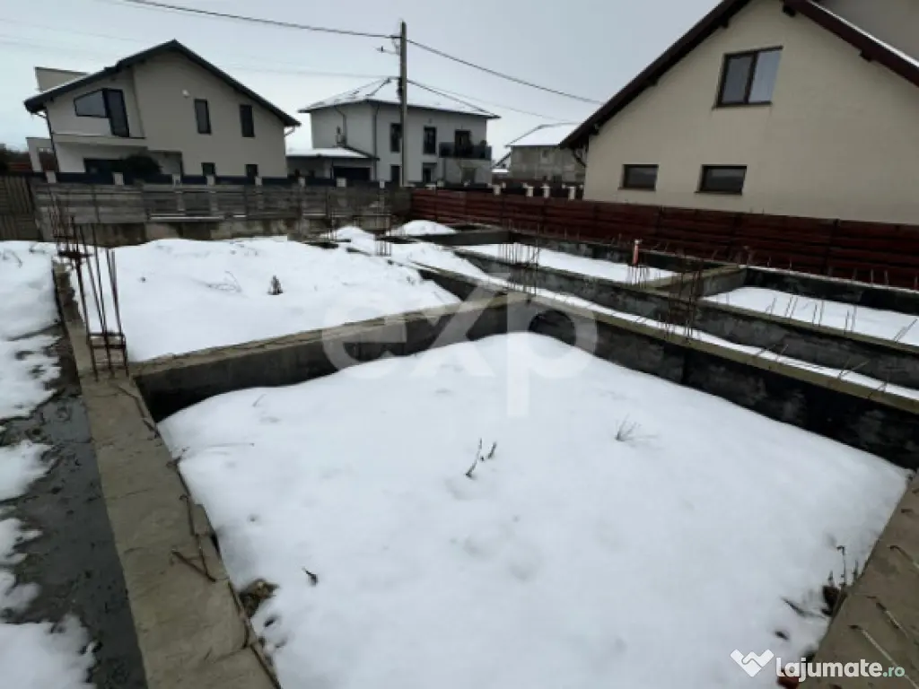 Teren 445 cu fundatie de casa mare + o Casuta locuibila mode 