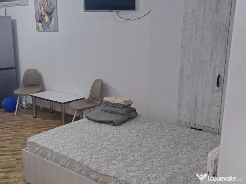 Direct proprietar vand Garsoniera zona Eroii Revolutiei 