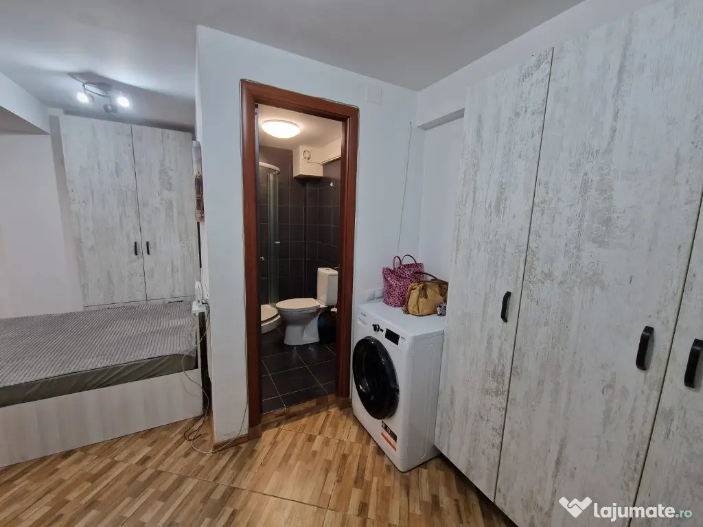 Direct proprietar vand Garsoniera zona Eroii Revolutiei 