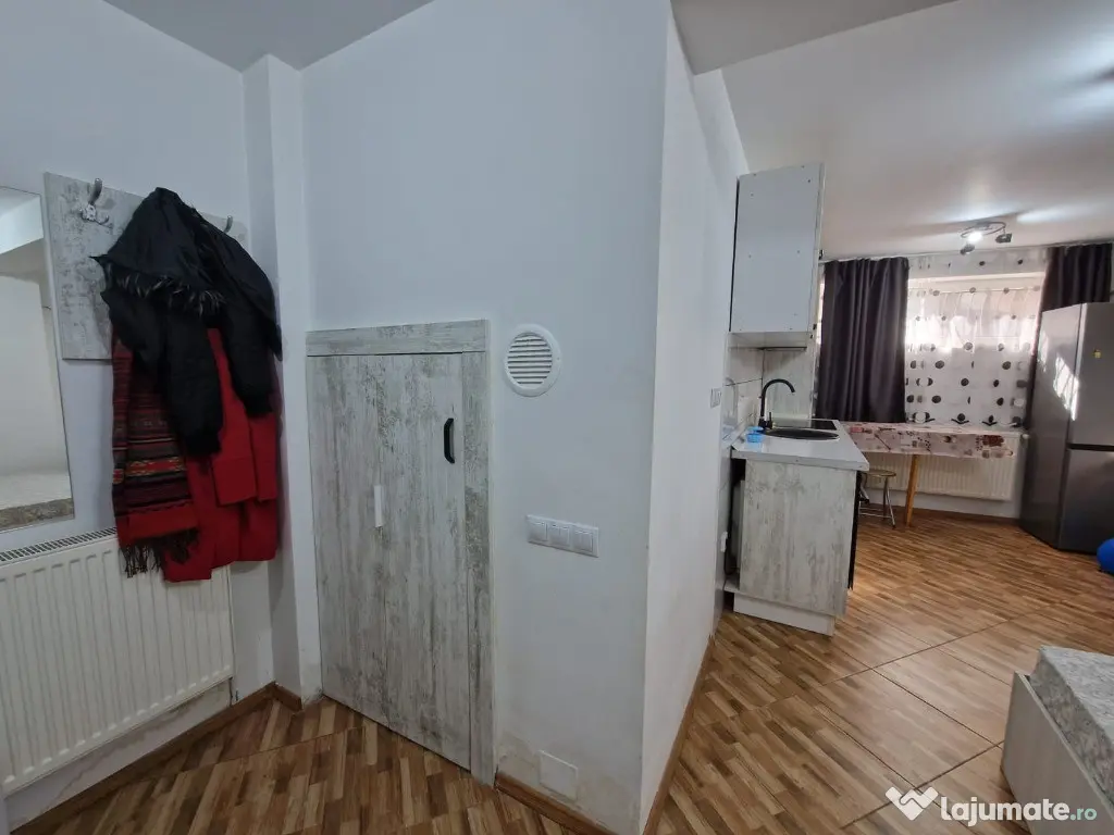 Direct proprietar vand Garsoniera zona Eroii Revolutiei 