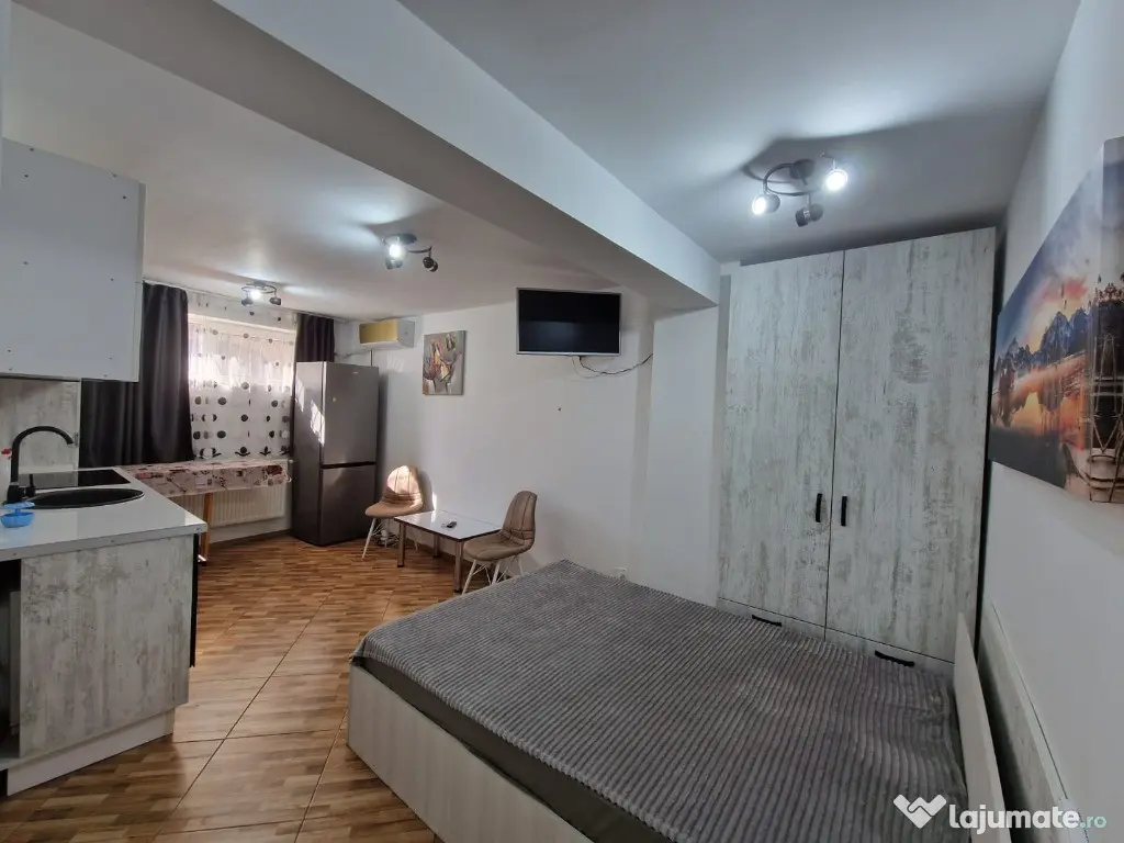 Direct proprietar vand Garsoniera zona Eroii Revolutiei 