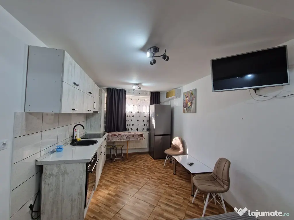 Direct proprietar vand Garsoniera zona Eroii Revolutiei 