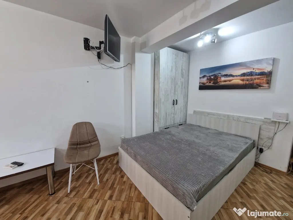 Direct proprietar vand Garsoniera zona Eroii Revolutiei 