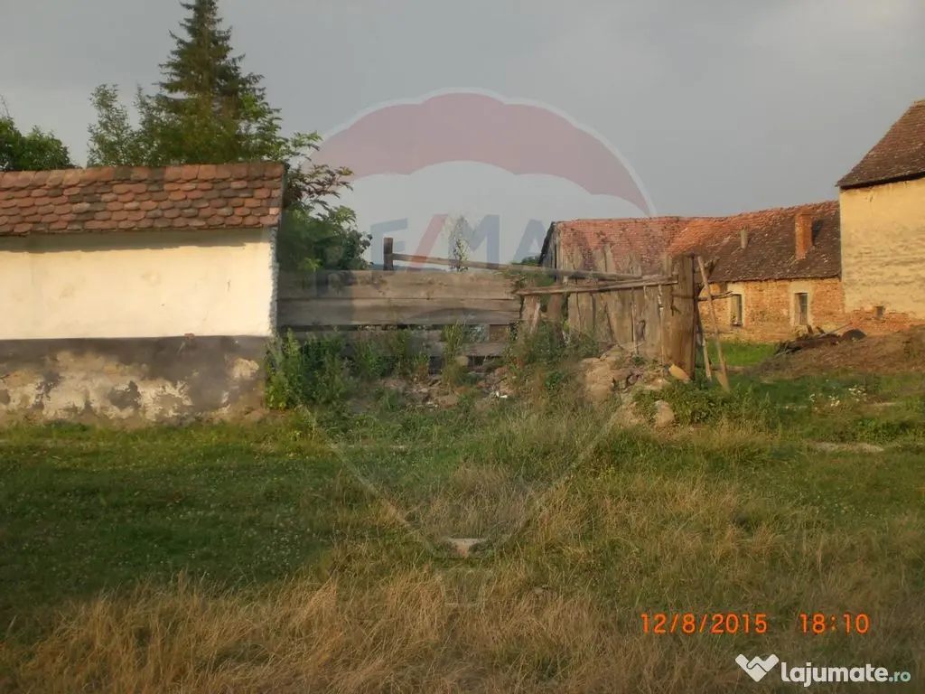 DE VANZARE Teren intr-un colț de Transilvanie autentică 