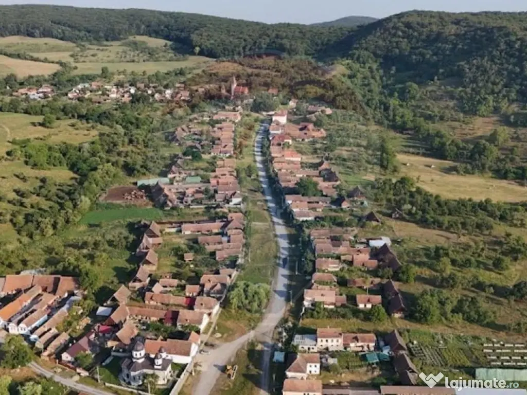 DE VANZARE Teren intr-un colț de Transilvanie autentică 