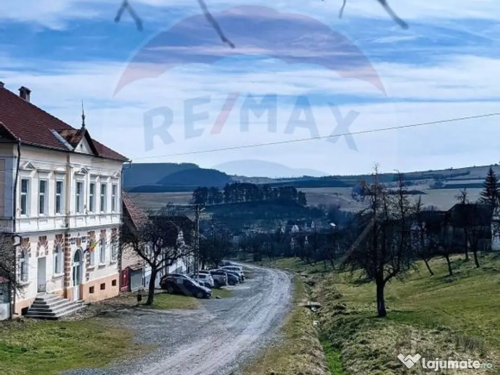 DE VANZARE Teren intr-un colț de Transilvanie autentică 