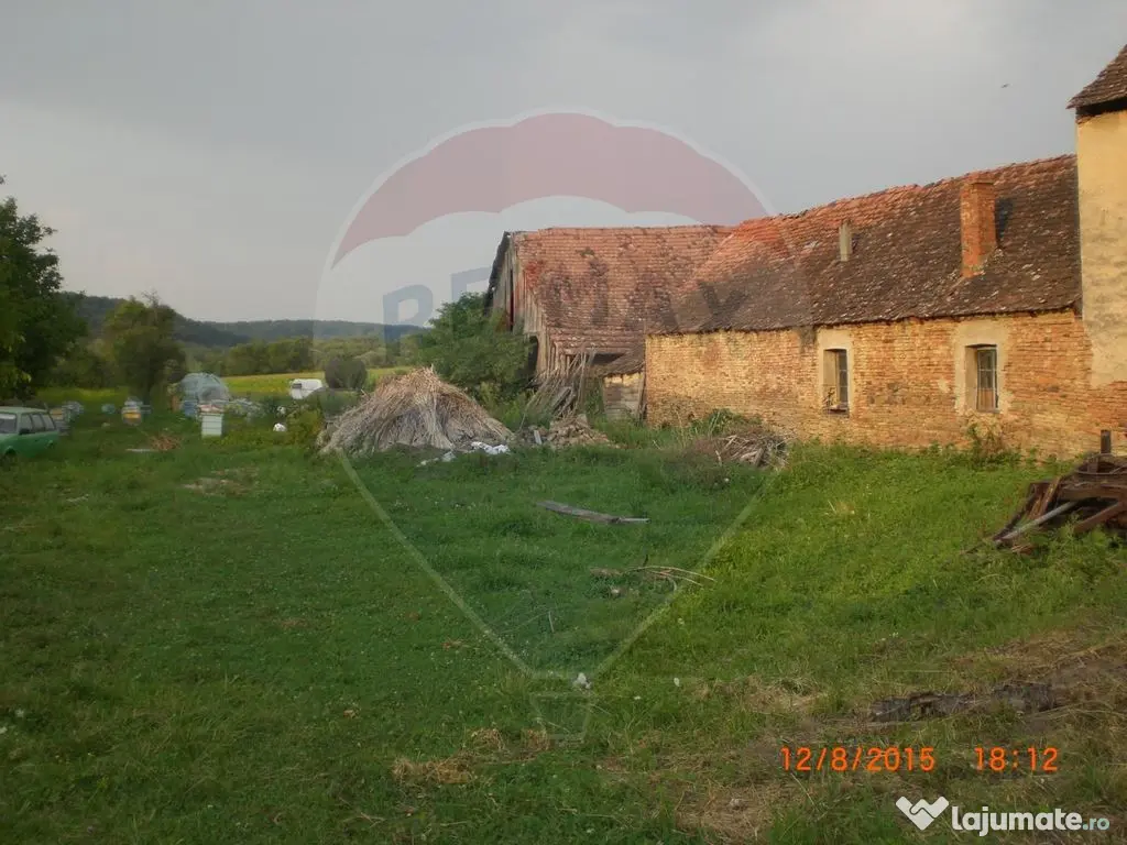 DE VANZARE Teren intr-un colț de Transilvanie autentică 