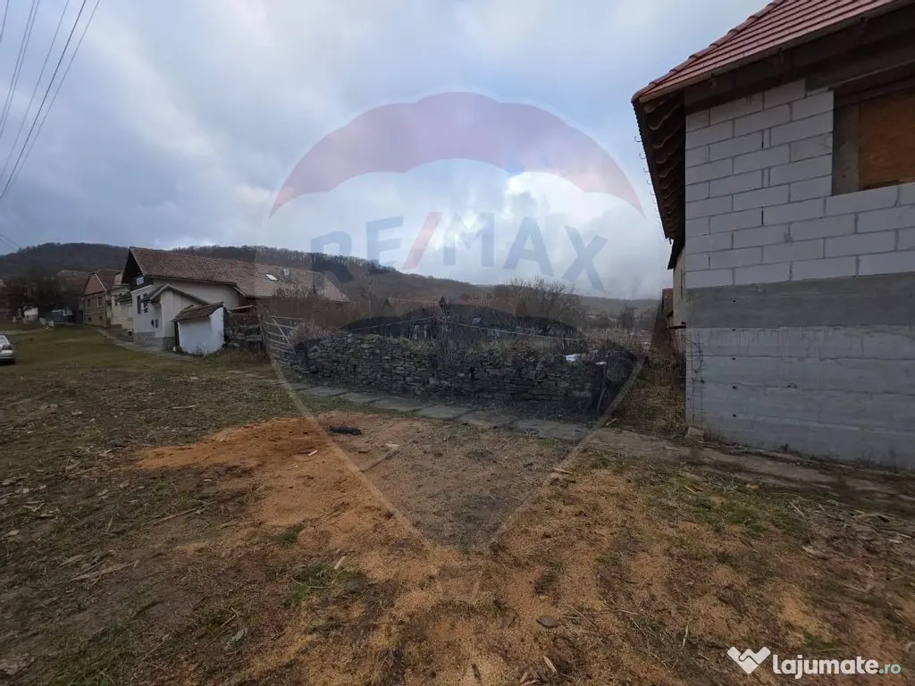 DE VANZARE Teren intr-un colț de Transilvanie autentică 