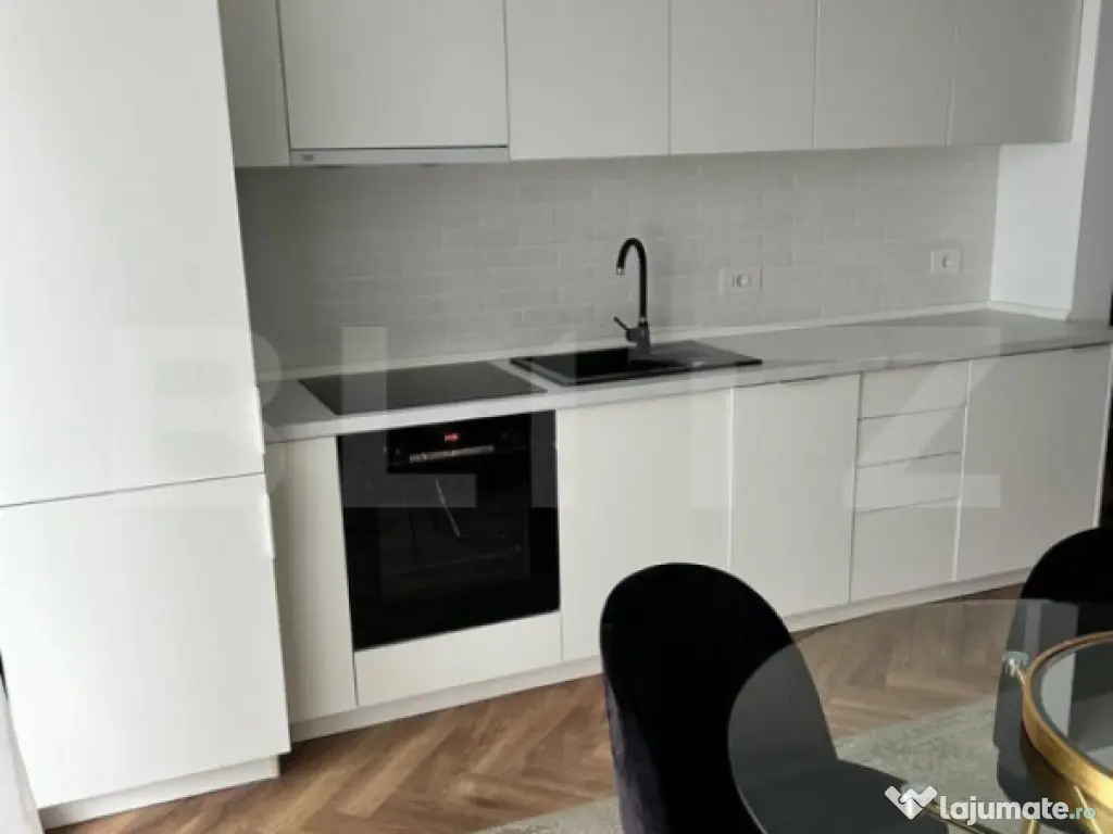 Apartament 2 camere, semidecomandat - Prima Oneștilor