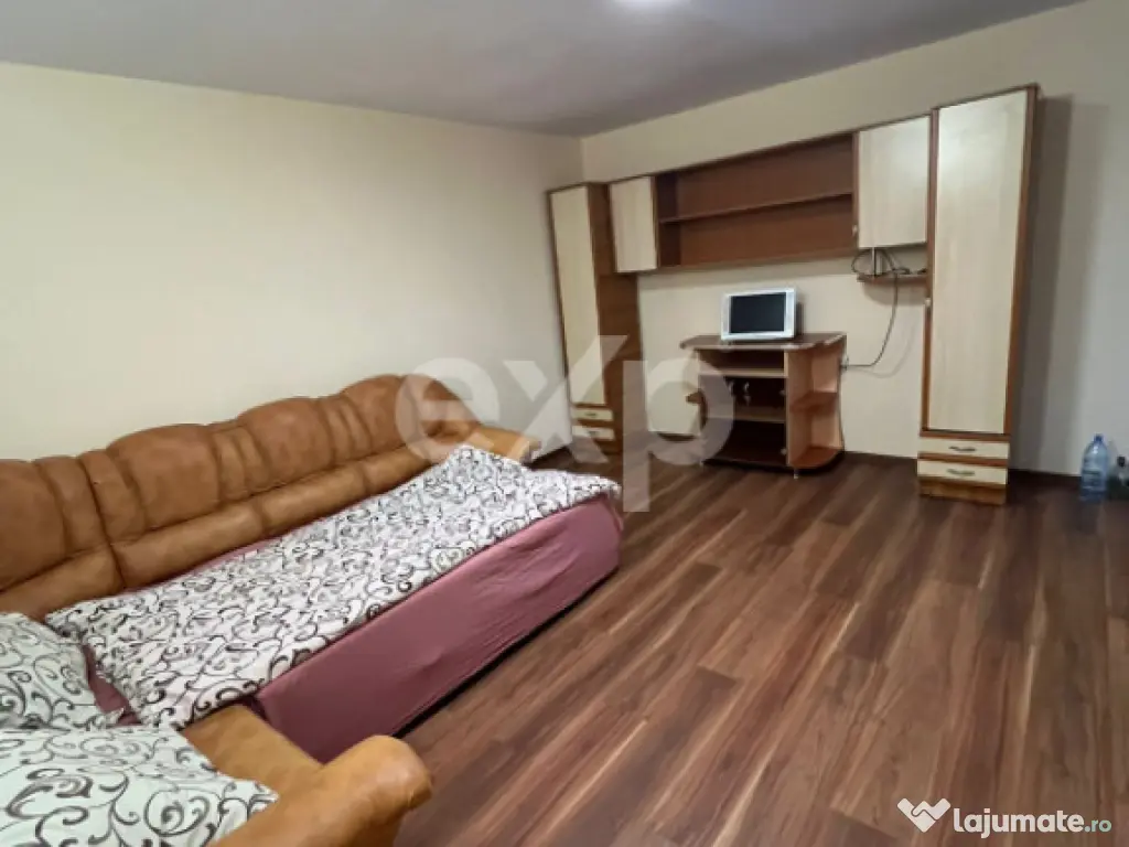 Vilă 3 camere de închiriat în Smeura – zonă liniștit? 