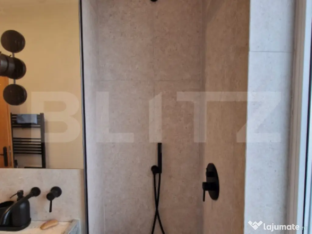 Apartament 2 camere, lux, garaj, zona Gruia 