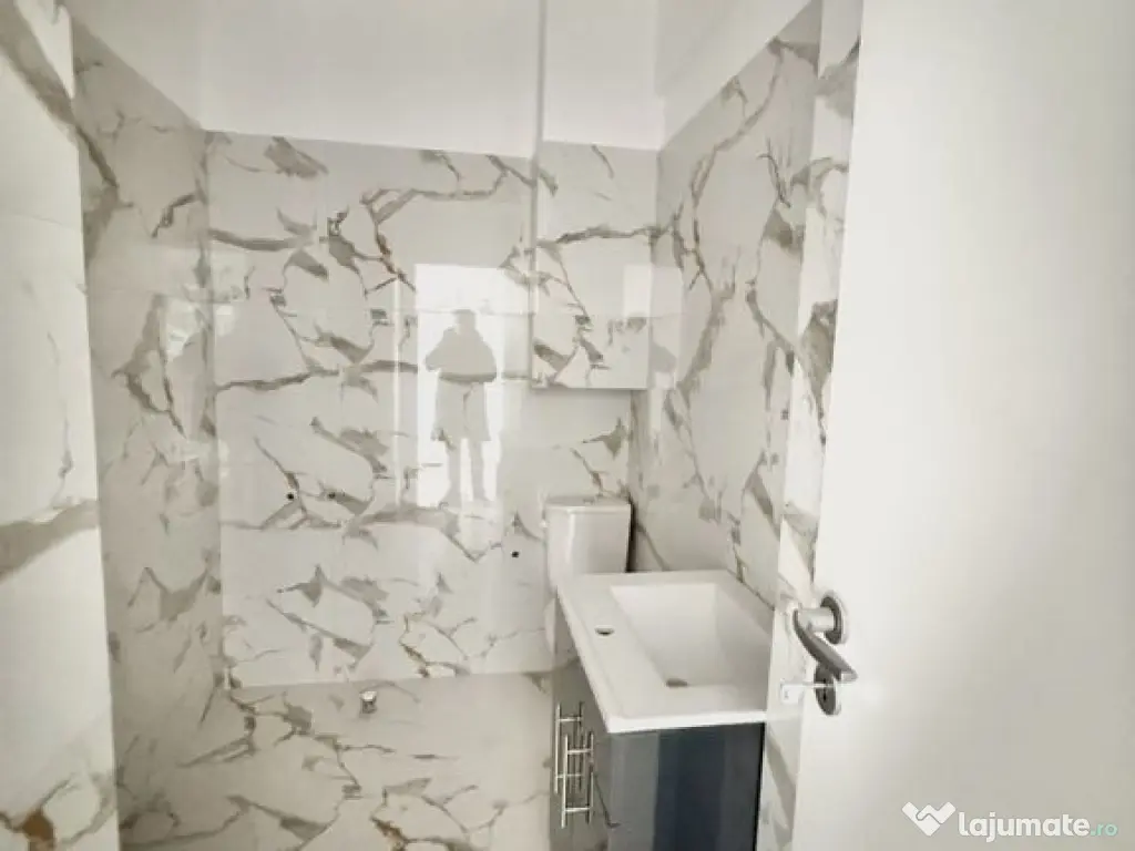 Garsoniera cartier Militari Residence- mutare imediata!! 