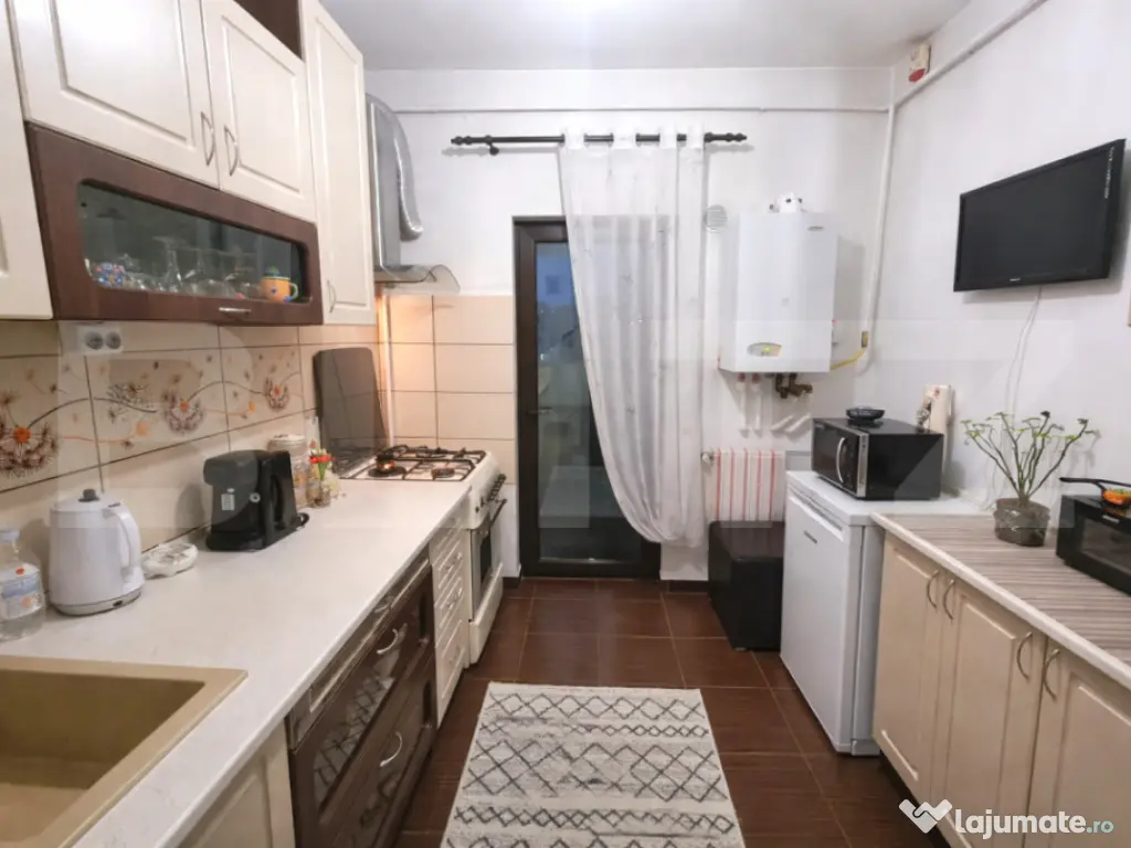 Apartament 3 camere, decomandat, 72mp, Valea Lupului 