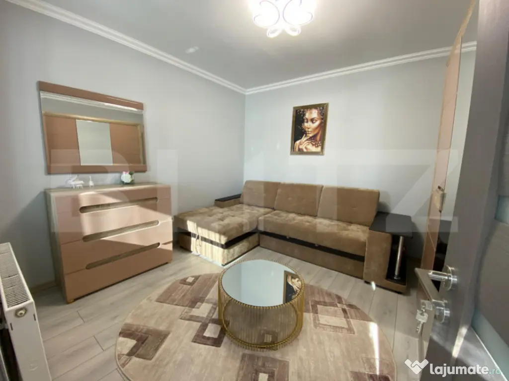 BLITZ propune spre vânzare apartament cu 3 camere, situat ? 