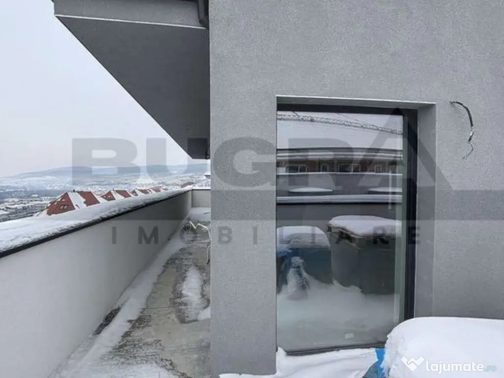 Apartament de 3 camere, 77mp + 50mp terasa, parcare, Baciu 