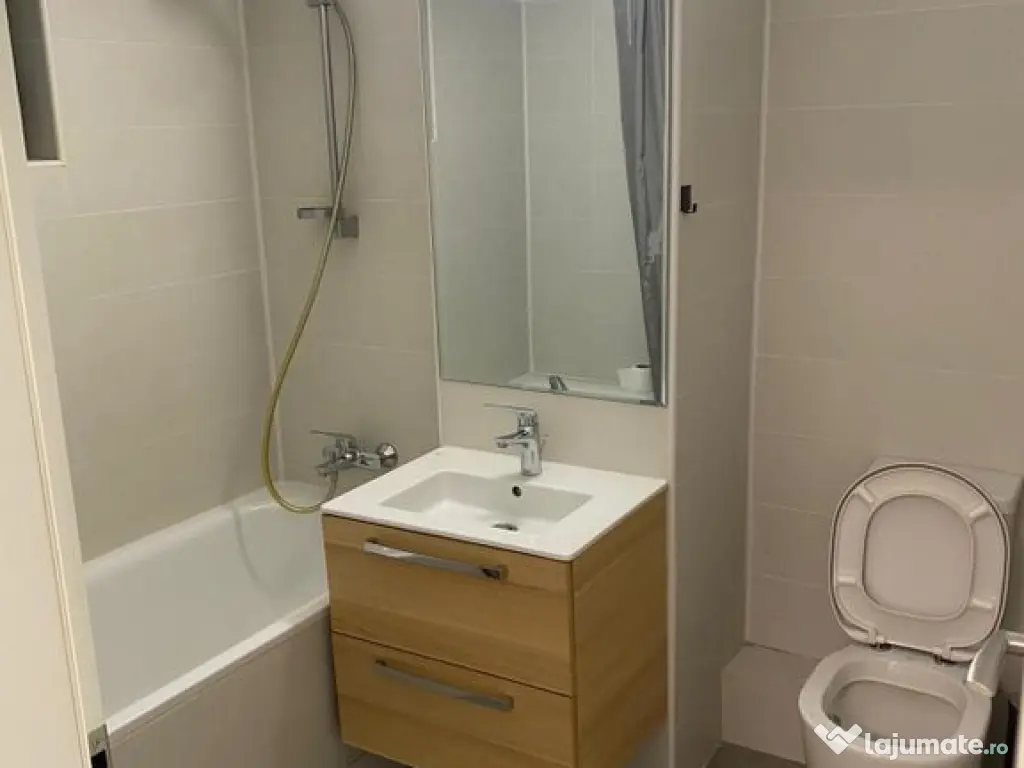 3 camere decomandat, 90 mp, vedere Mănăstirea Radu Vodă 