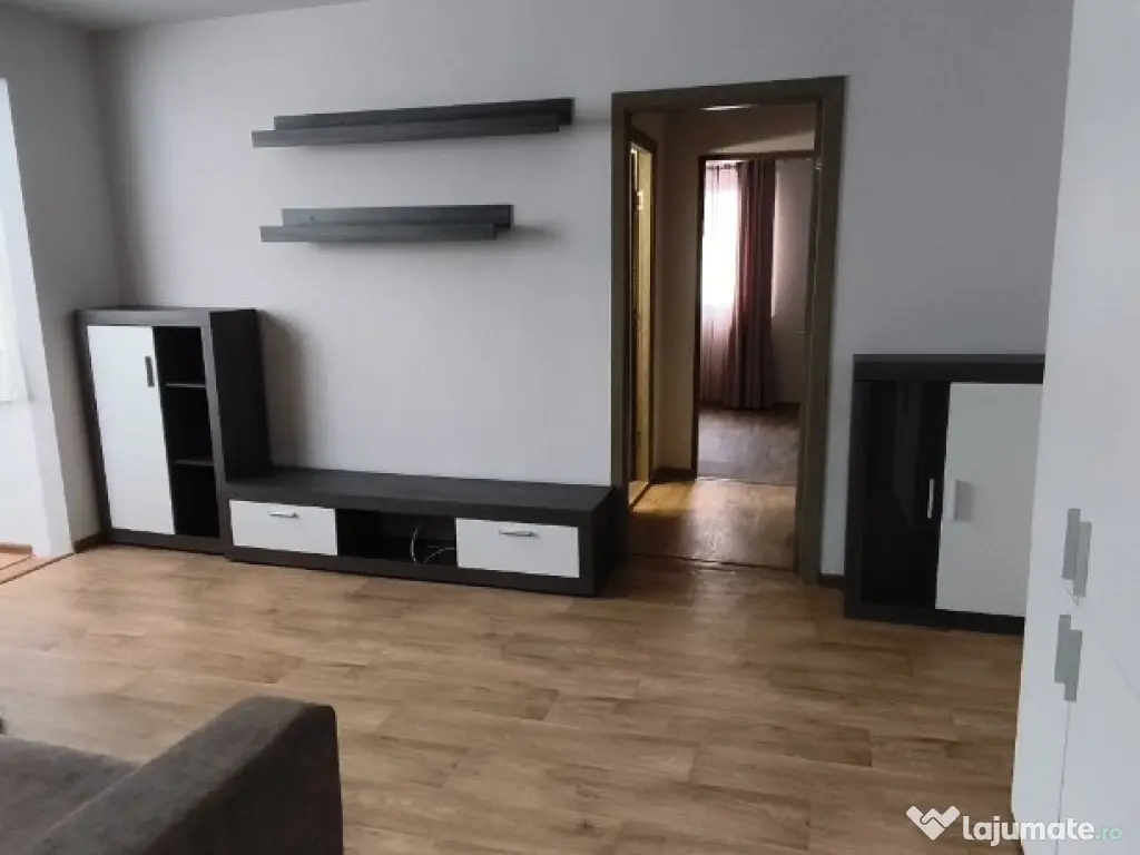 P.F Apartament 2 camere Podu Ros et.1