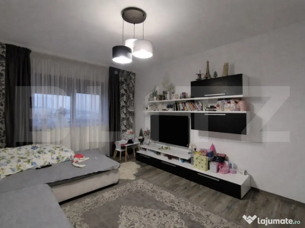 Apartament 2 Camere si Mansarda , Hlincea , 53mp 