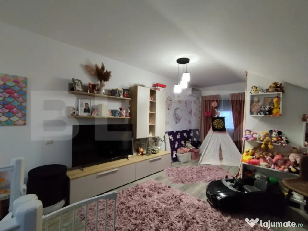 Apartament 2 Camere si Mansarda , Hlincea , 53mp 