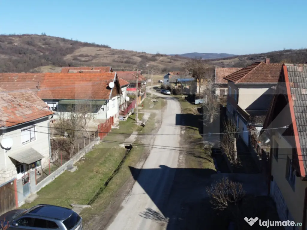 Se vinde casa renovabila la 10 minute de Huedin, in satul Bi