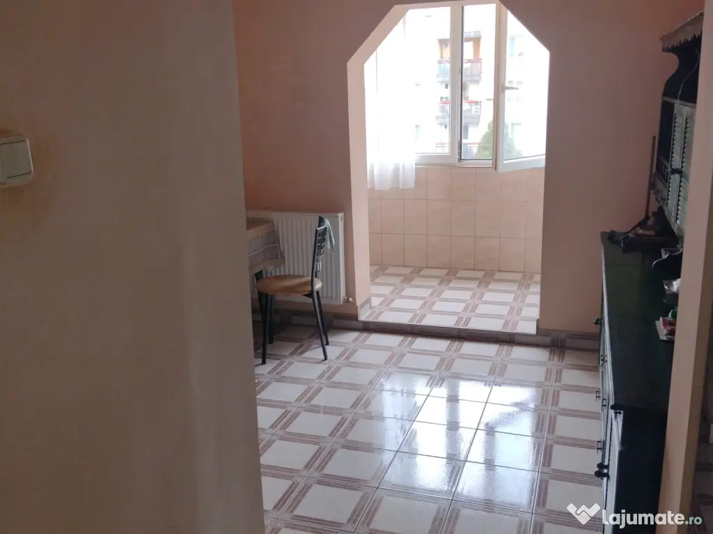 Vanzare apartament 3 camere PB - Rogerius (Oradea) 