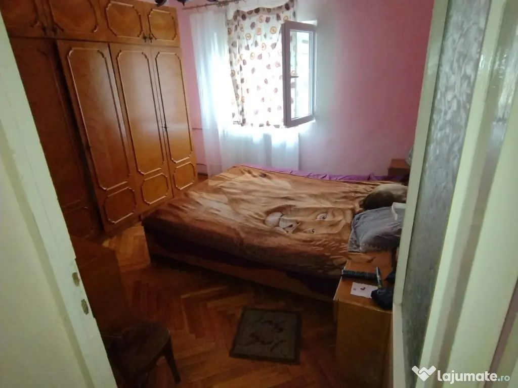 Vanzare apartament 3 camere PB - Rogerius (Oradea) 