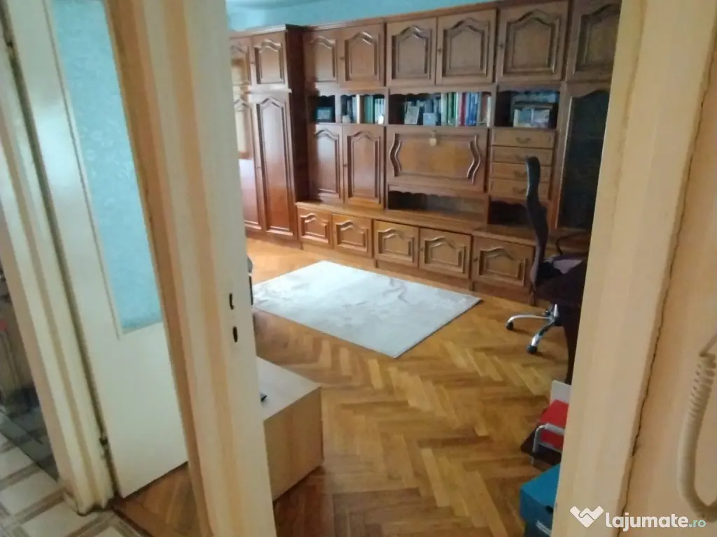 Vanzare apartament 3 camere PB - Rogerius (Oradea) 