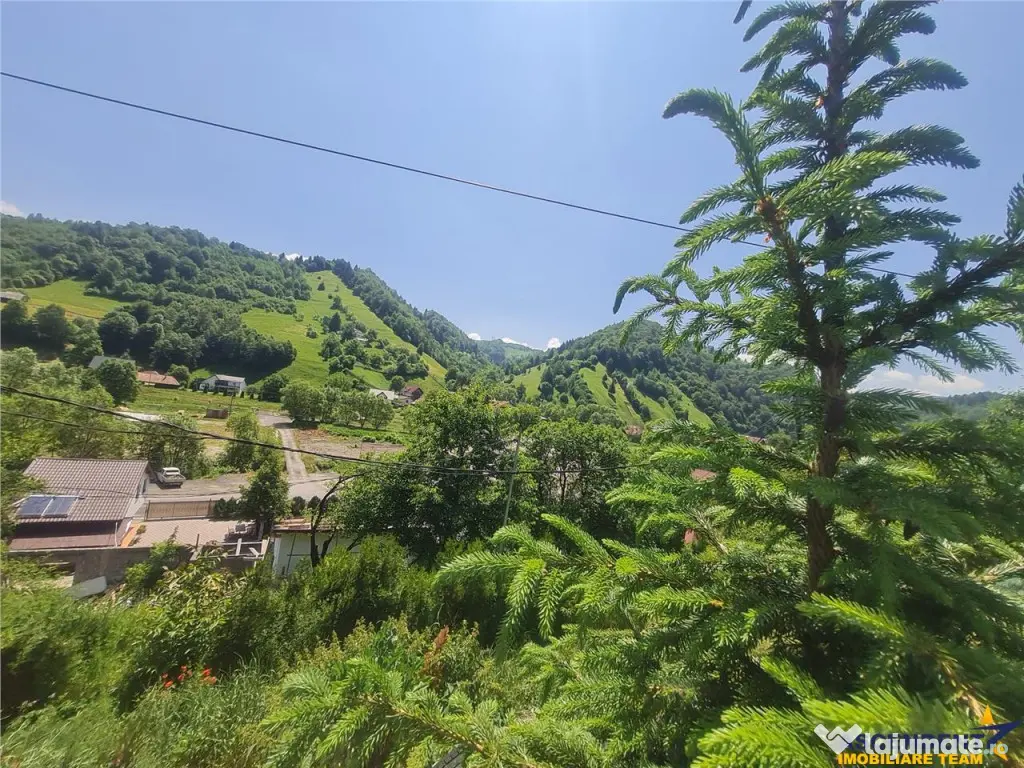 FILM!View superb catre munti,teren pretabil constructie Hote