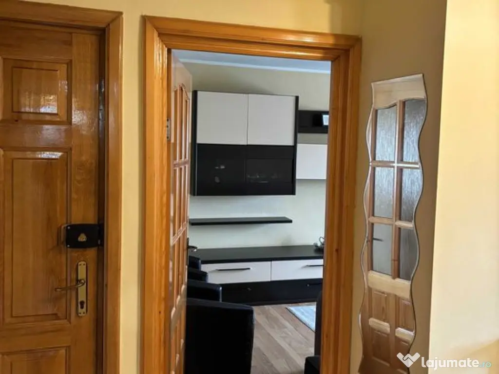 Apartament 3 camere decomandat, mobilat utilat Micro 17 E... 